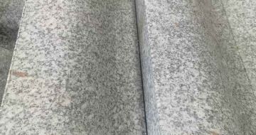 云浮芙蓉白S型拉丝面路沿石