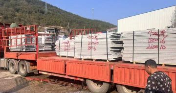 云浮 芝麻灰花岗岩光面毛板出货日常