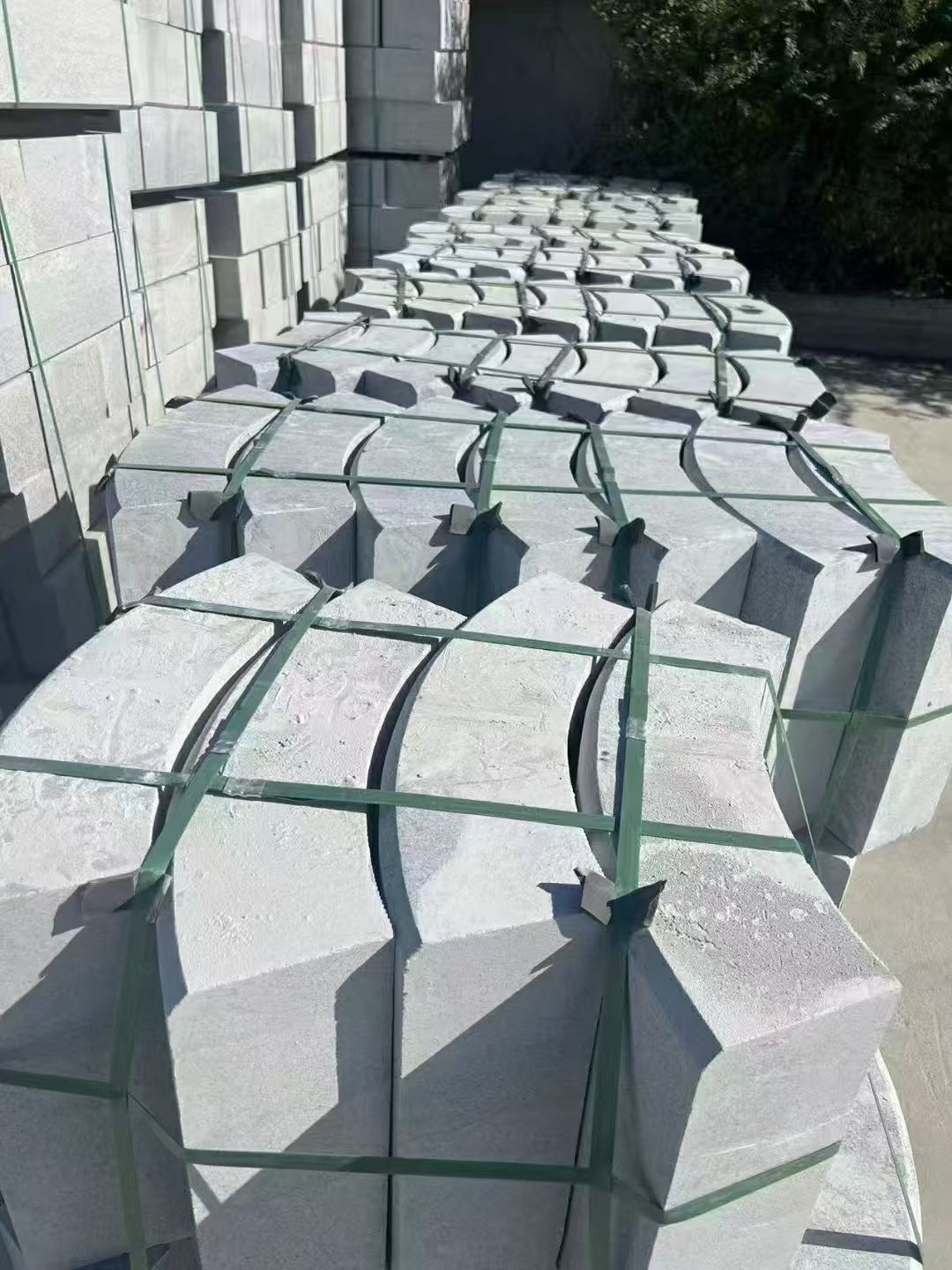 云浮 芝麻灰弧形路沿石