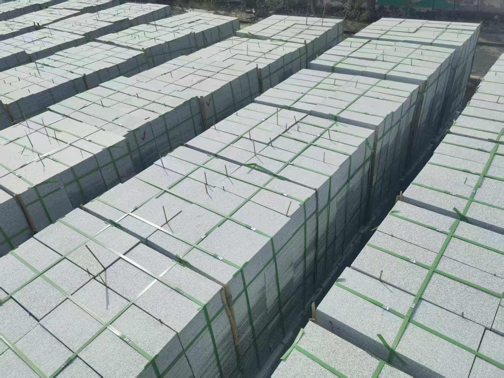 云浮 芝麻白1.8公分火烧300*600地铺，清仓大甩卖