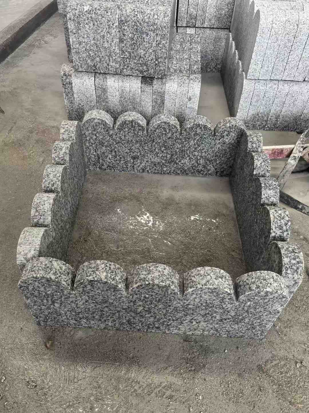 云浮 花边石、花坛围栏石、花池界石、菜园栅栏石、镶边石、波浪状界石介绍