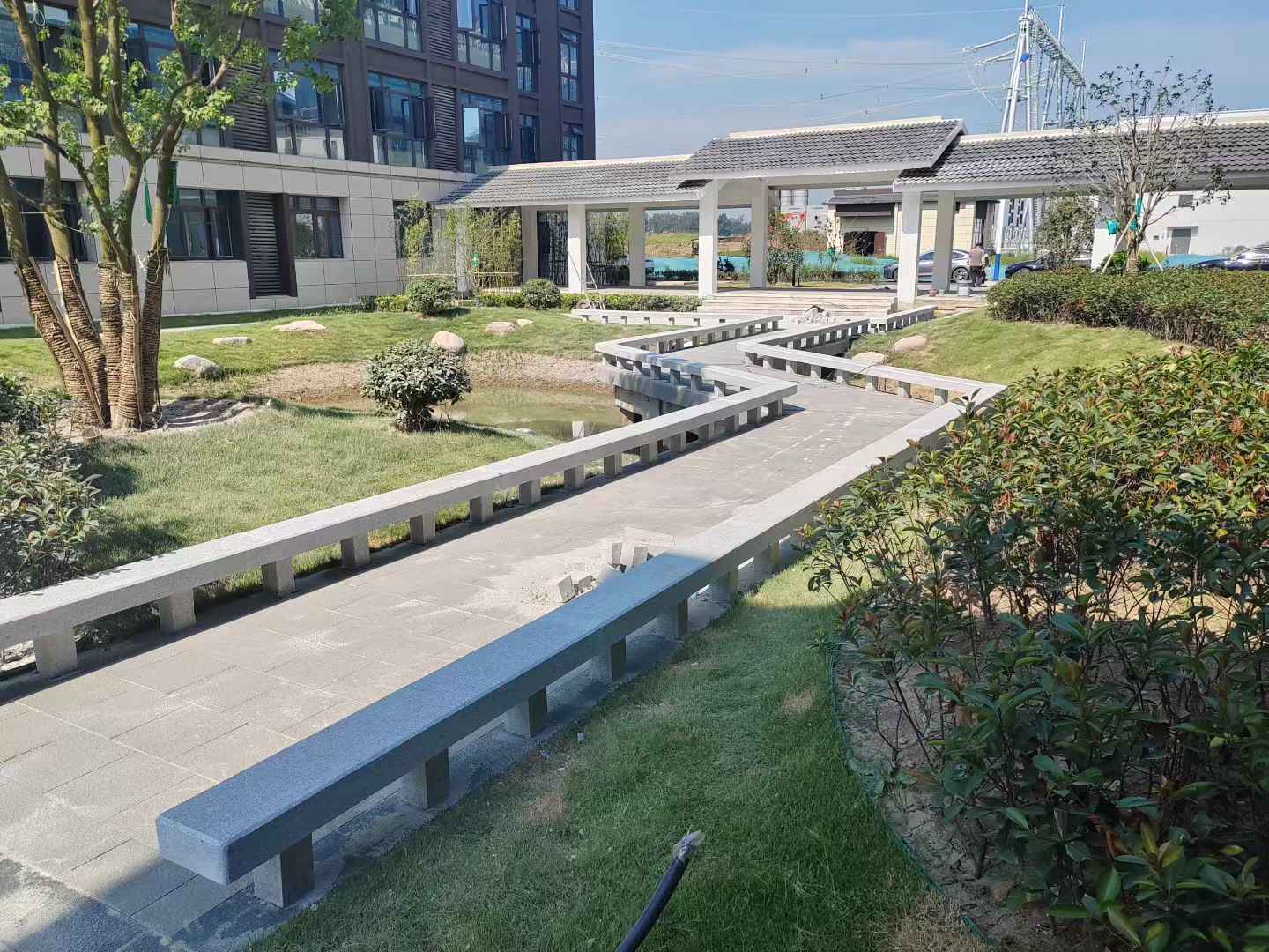 云浮 芝麻灰小区坐凳&栏杆安装效果