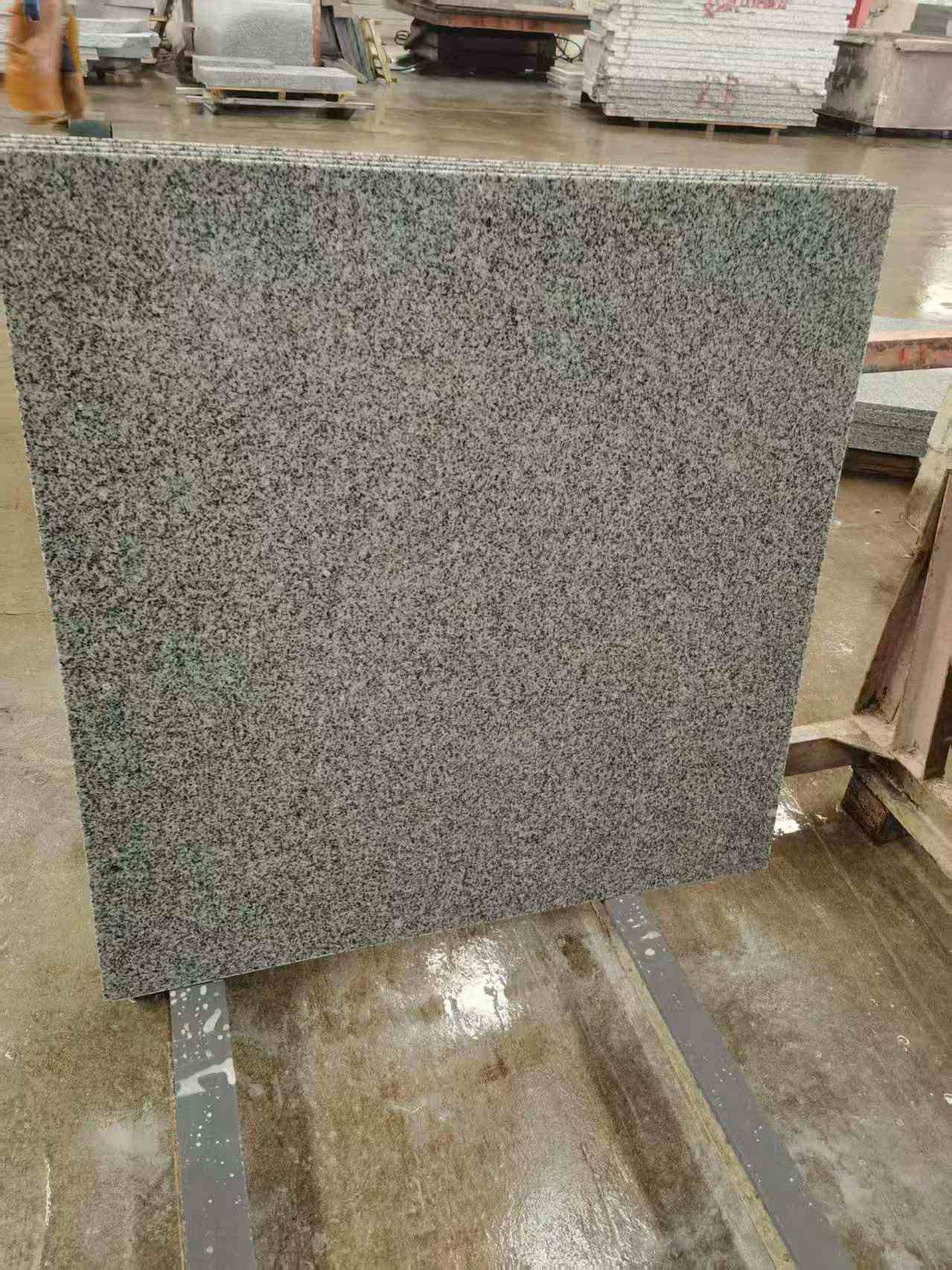 云浮 芝麻白光面900*900，高地铁标准