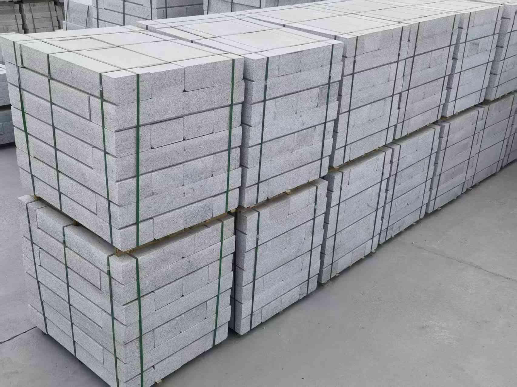 云浮芝麻白路沿石