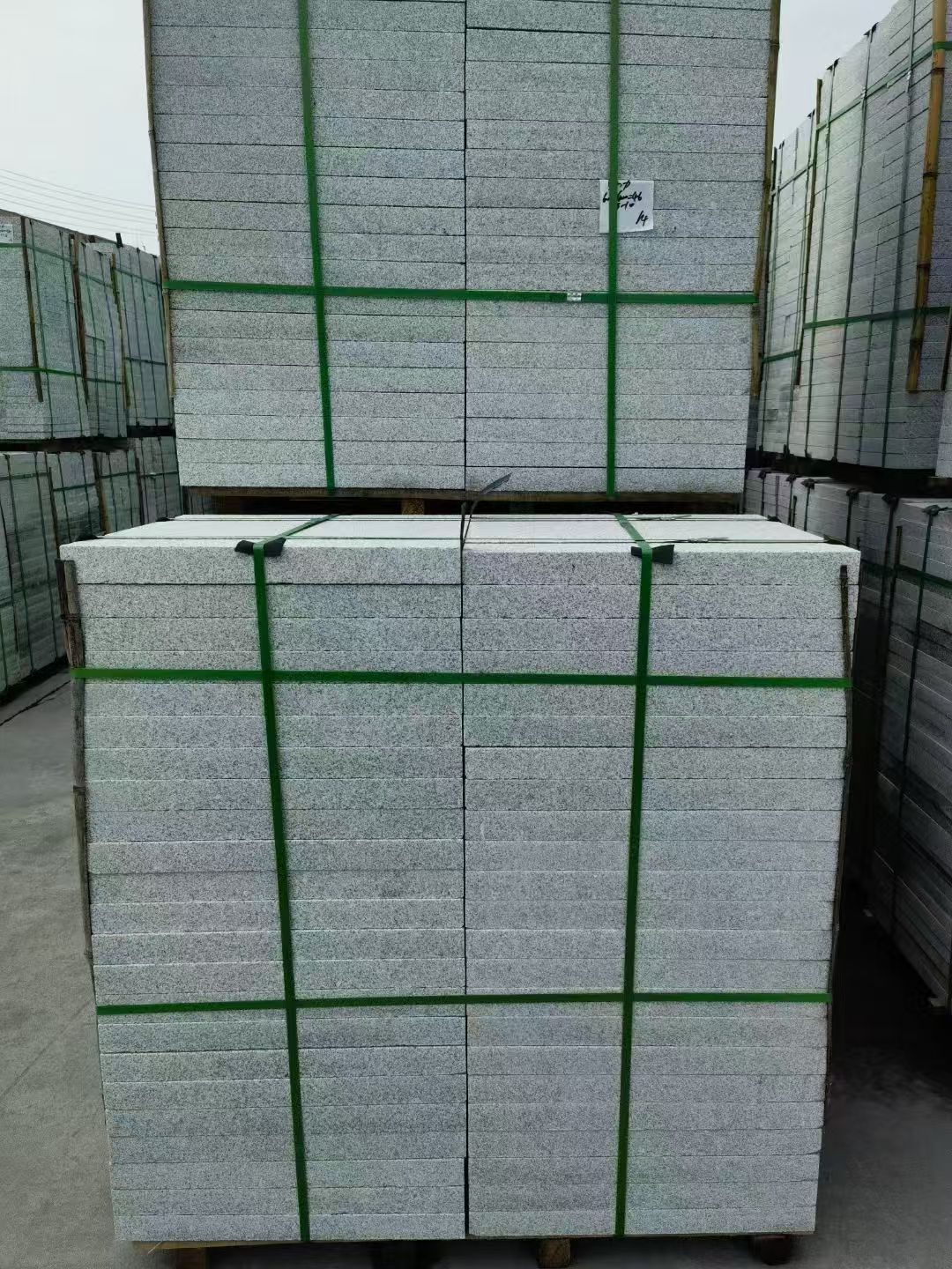 云浮 火烧面地铺石，街道广场园林市政工程板，1.8~5.0厚均有现货