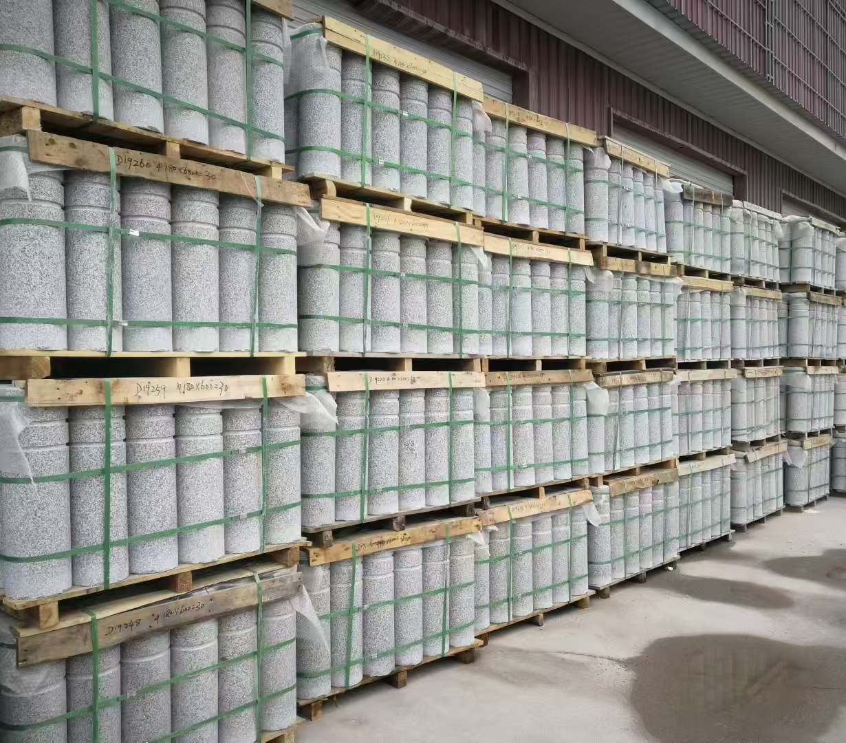 云浮 芝麻白挡车柱、阻车桩、隔离柱