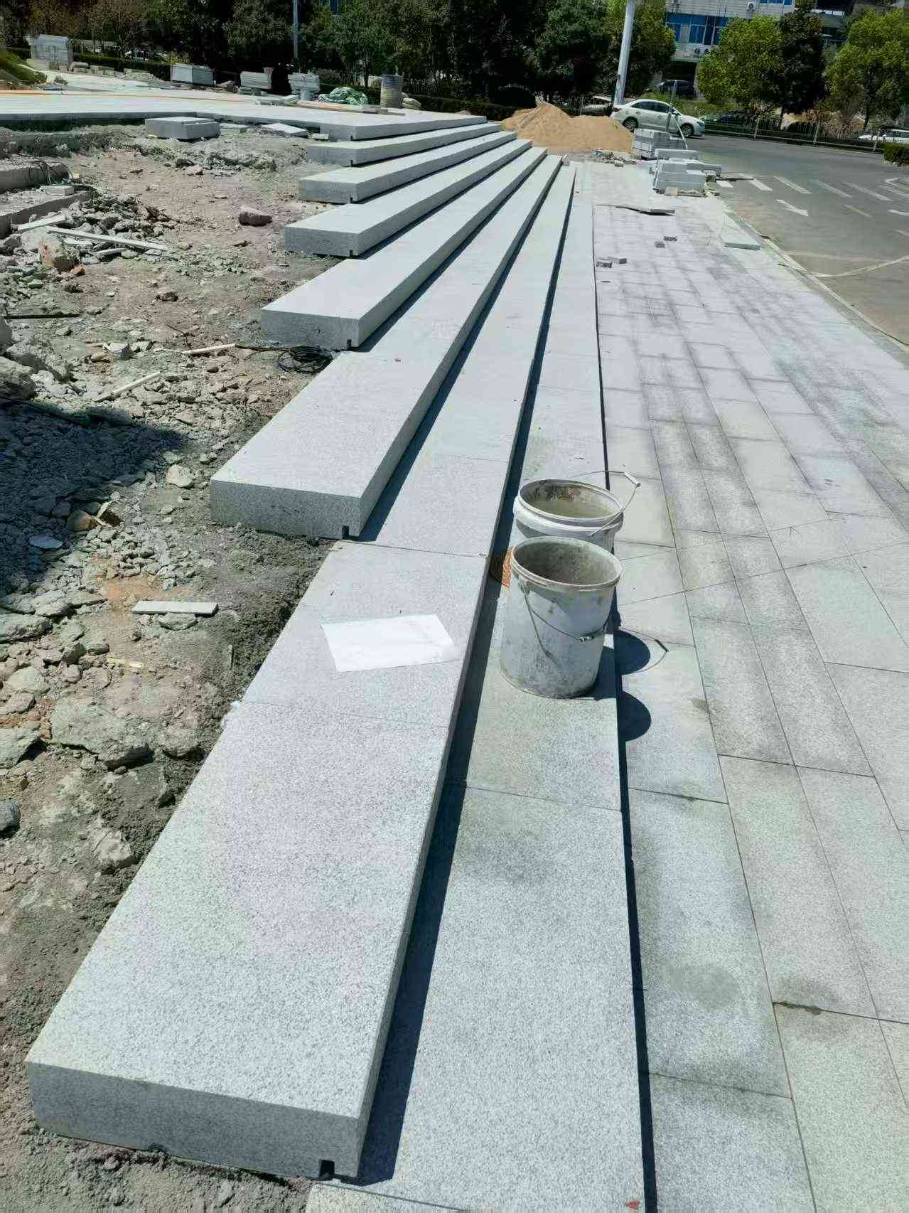 云浮 芝麻白整石台阶，施工现场