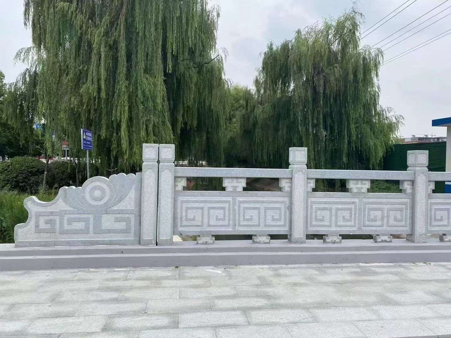 云浮 芝麻灰桥栏杆、河道栏杆安装效果