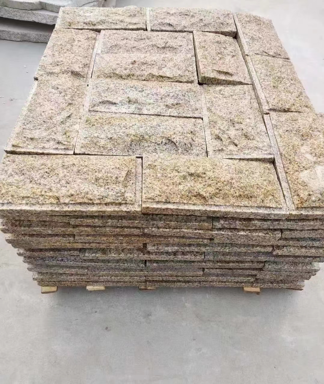 云浮黄锈石蘑菇石