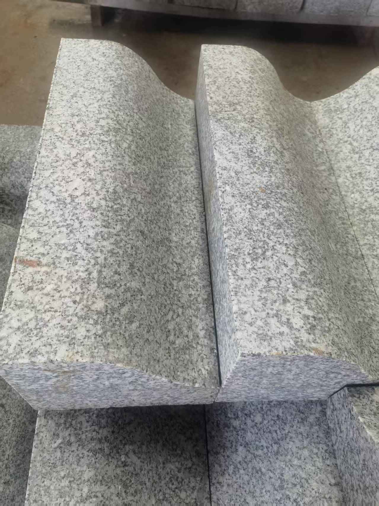 云浮芙蓉白S型拉丝面路沿石